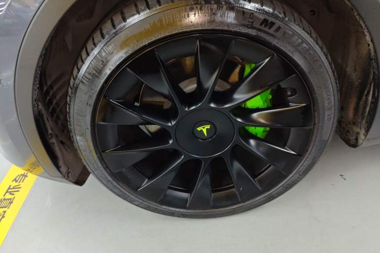 Used Tesla Model Y 2021 Long-Range All-Wheel-Drive Version
