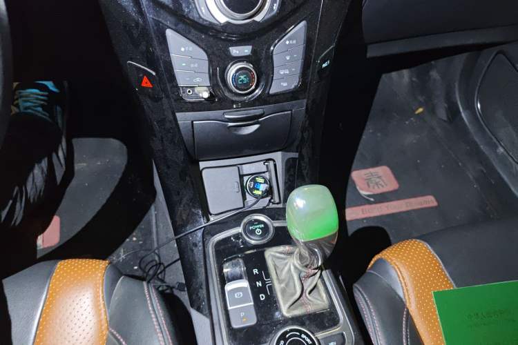 Used BYD Qin New Energy 2015 1.5T Dual-Crown Flagship Plus Edition
