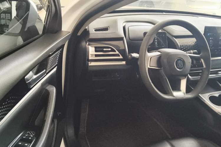 Used BYD Qin PLUS 2021 EV 400KM Leading Comfort Edition Driver Seat
