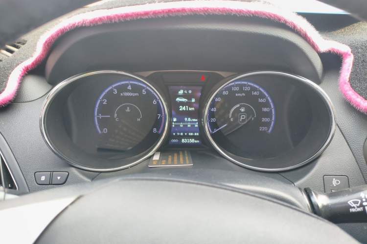 Used Hyundai ix35 2015 2.0L Automatic Two-Wheel Drive Leading Trim China IV Standard
