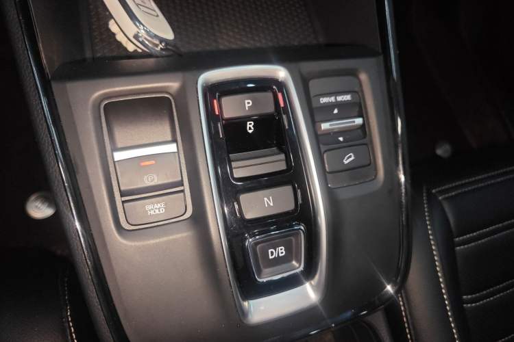 Used Honda CR-V 2023 2.0L eHEV Two-Wheel Drive Smart Edition