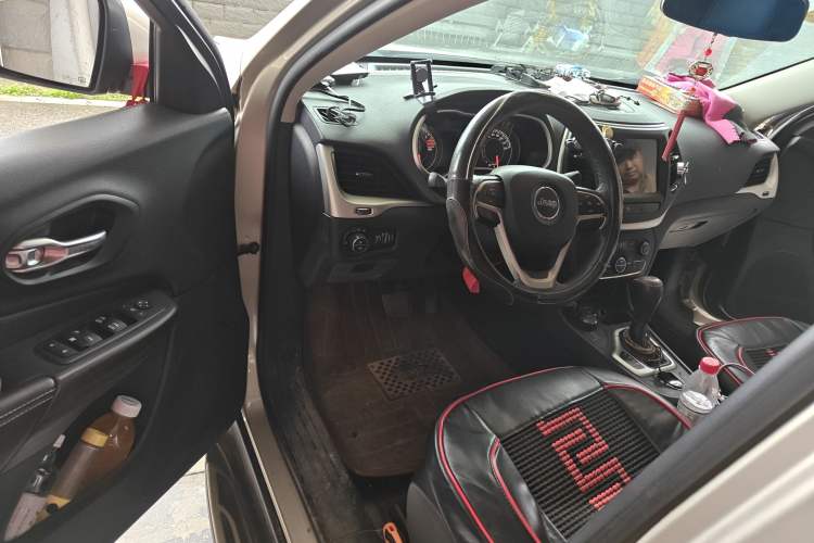 Used Jeep Cherokee 2016 2.4L Professional Smart Version