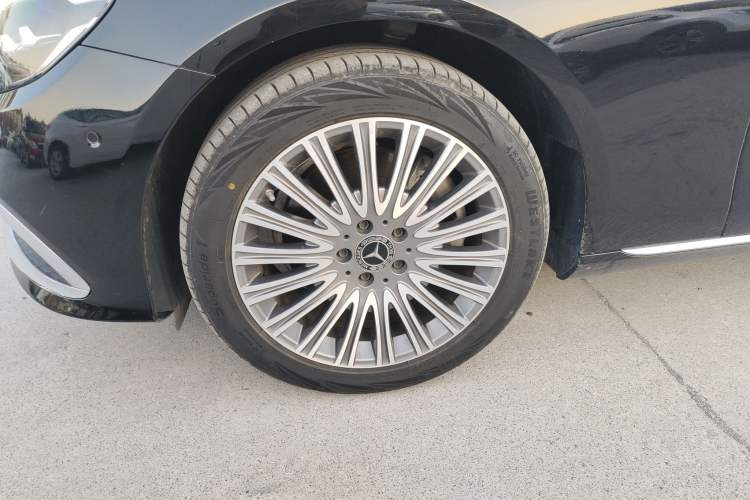 Used Mercedes-Benz E-Class 2021 E 300 L Stylish Model
