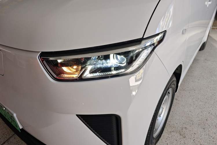 Used Wuling Yangguang 2025 Model 400km Bus Edition—Comfort Edition