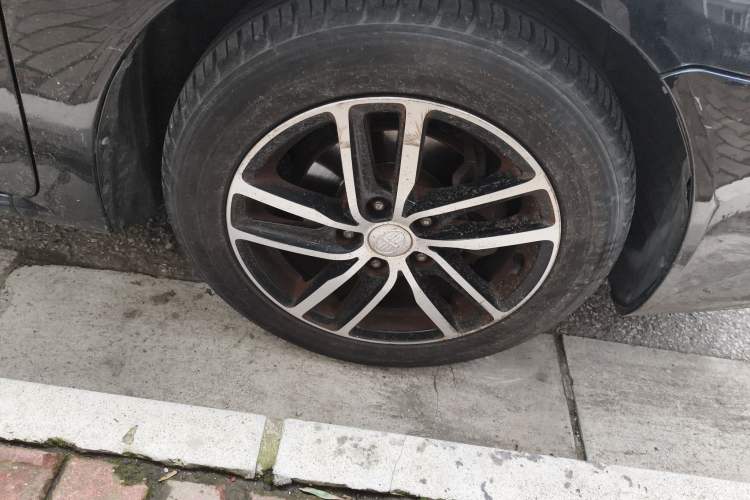 Used Bestune B50 2013 1.6L automatic luxury version
