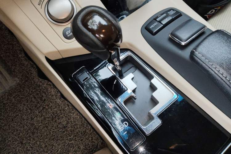 Used Lexus ES 2013 300h Luxury Edition