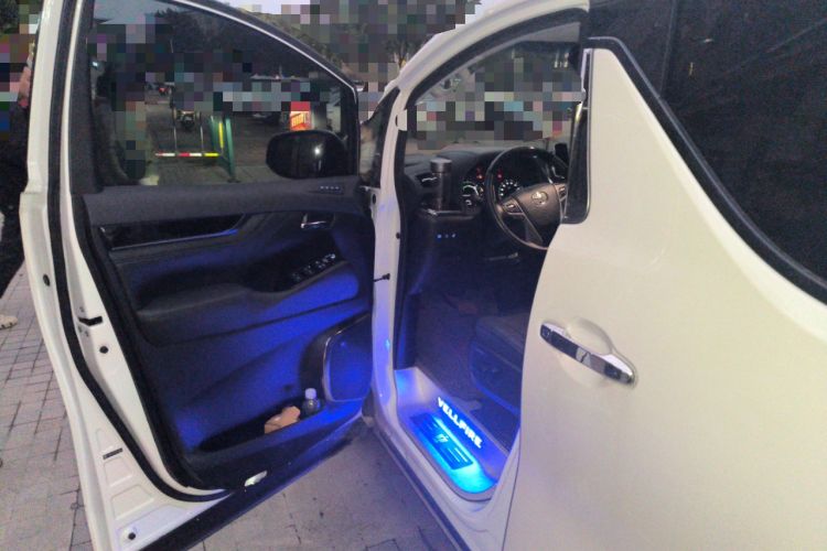 Used Toyota Vellfire 2023 Crown Dual-Engine 2.5L HV Luxury Edition Driver Seat