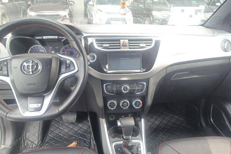 Used Brilliance V3 2015 1.5L Automatic Smart Version Audio And AC Panel