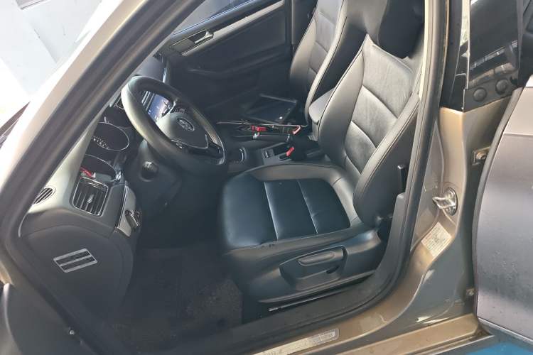 Used Volkswagen Sagitar 2017 230TSI Automatic Comfort Version