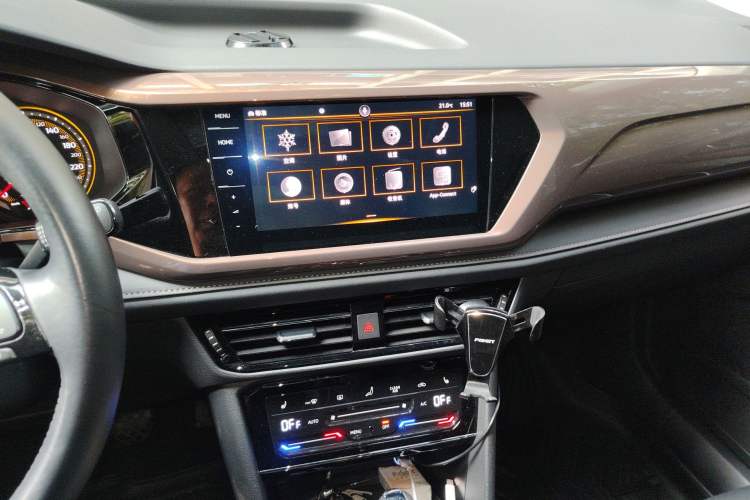 Used Volkswagen Tharu 2021 330TSI All-Wheel Drive Luxury PLUS Version Audio And AC Panel