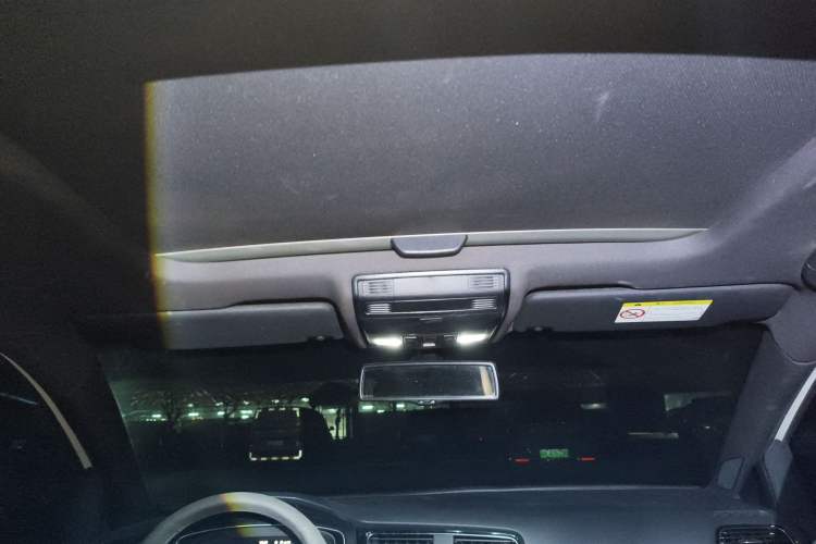 Used Volkswagen Golf 2015 1.4TSI Automatic R-Line Headliner