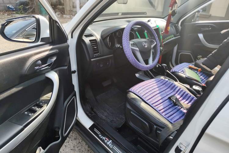 Used CHANGAN CS35 2016 1.6L Automatic Luxury Model China V Standard
