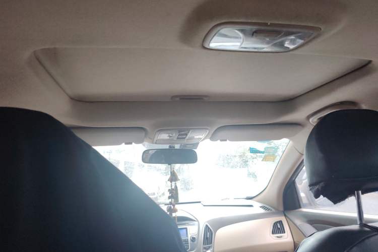 Used Hyundai ix35 2012 2.0L Automatic Two-Wheel Drive Elite Edition GLS
