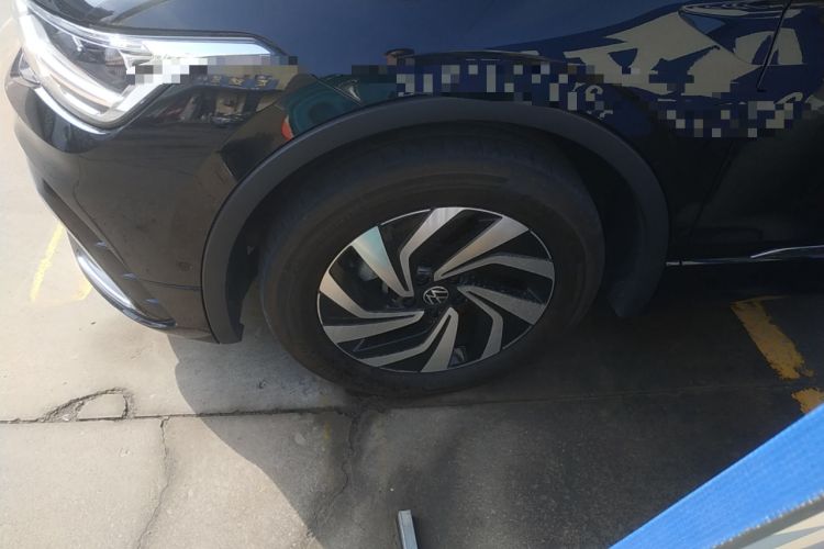 Used Volkswagen Tiguan L 2024 Outstanding Model 330TSI Automatic Two-Wheel Drive R-Line Dragon Glory Edition Left Front Wheel Hub