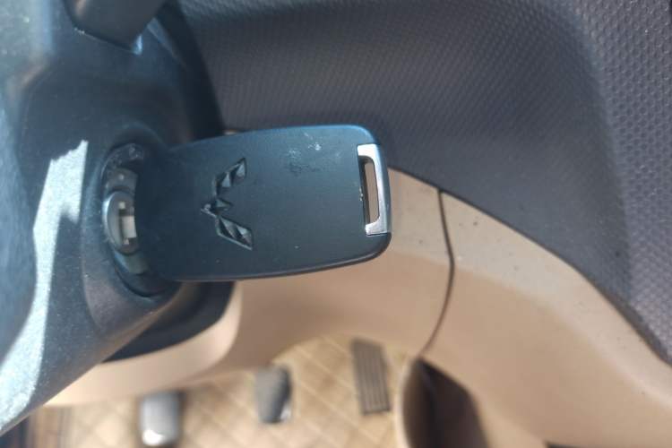 Used Wuling Hongguang 2013 1.5L S Luxury Model Vehicle Key