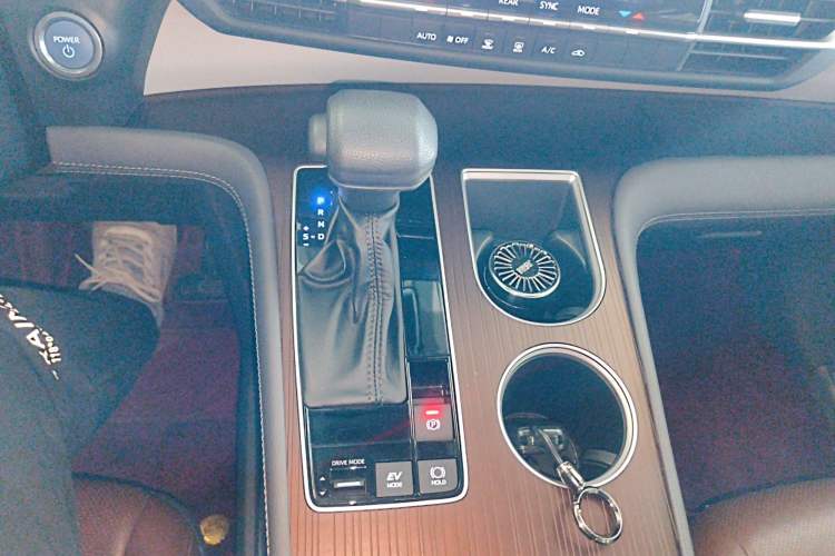 Used Toyota SIENNA 2023 2.5L Hybrid Comfort Edition Gear Lever