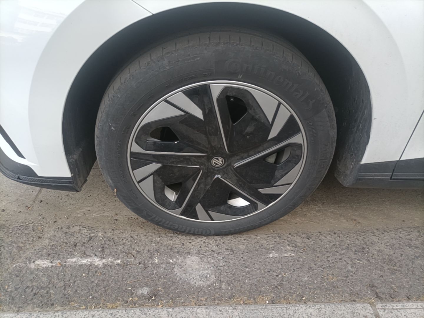 MG 4 EV 2022 425 km Luxury Edition — снимка 10