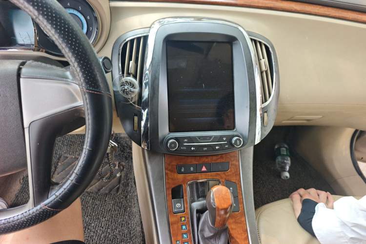 Used Buick LaCrosse 2011 2.4L SIDI Comfort Sunroof Version
