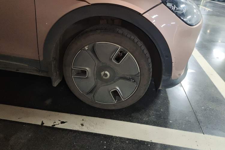 Used smart #1 2022 Premium Edition Right Front Wheel Hub