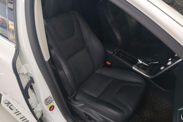 Used Volvo XC60 2017 T5 Smart Upgrade Edition
