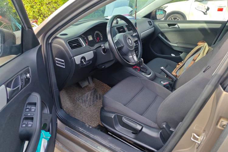 Used Volkswagen Sagitar 2014 Revised Version 1.6L Automatic Leading Edition