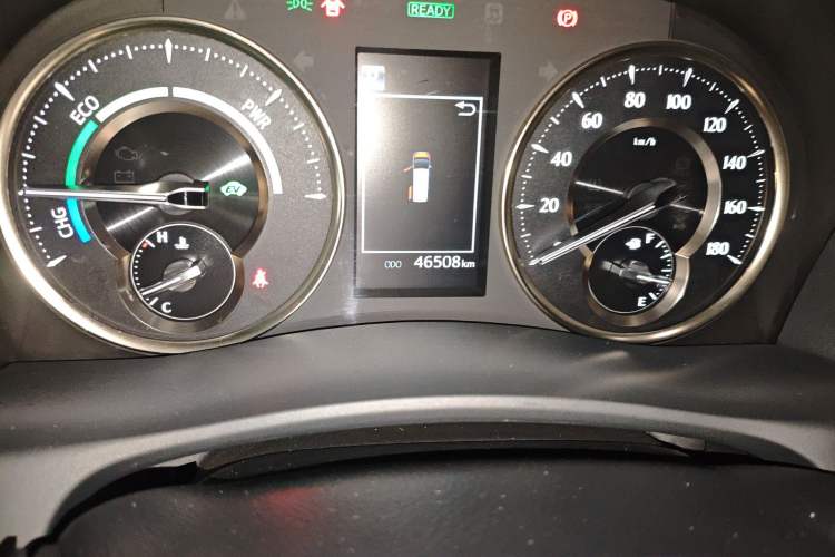 Used Toyota Vellfire 2021 Crown Dual-Engine 2.5L HV Prestige Edition Odometer Close Up