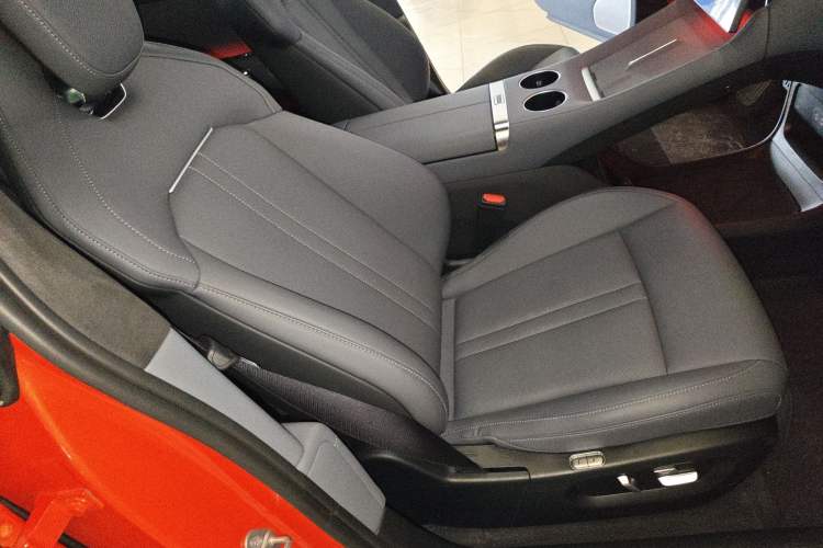 Used Xiaomi Auto YU7 2025 Ultra-Long Range High-Performance All-Wheel-Drive Max Edition
