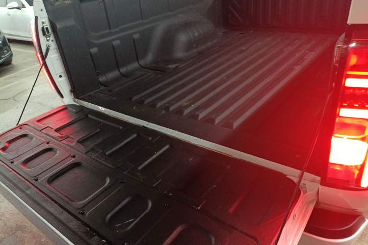 Used Great Wall Poer 2024 2.4T Commercial Version Automatic Diesel 4x4 Elite Edition Trunk