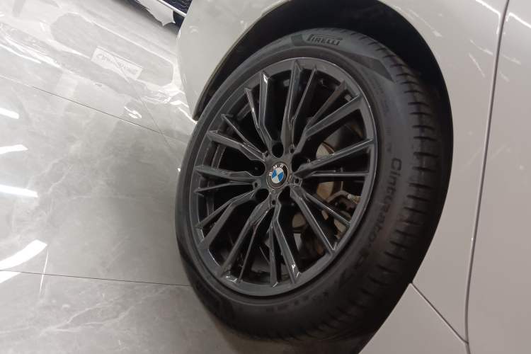 Used BMW 3 Series 2024 330Li M Sport Night Edition Package Right Rear Wheel Hub