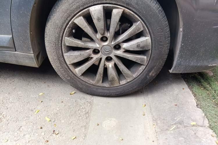 Used Citroen C-Quatre 2013 Sedan 1.6L Manual - Prestige Model Right Front Wheel Hub