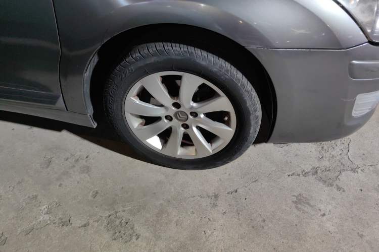 Used Citroen C-Quatre 2011 Sedan 1.6L Manual Champion Edition Right Front Wheel Hub