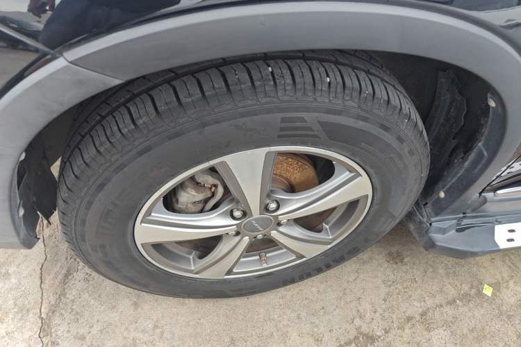 Used Haval H6 2014 Sport Version 1.5T Manual Two-Wheel Drive Elite Edition Left Front Wheel Hub