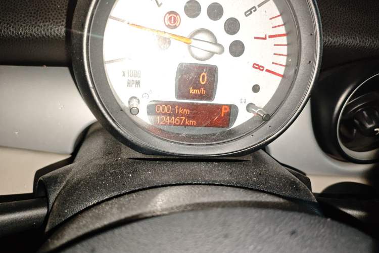 Used MINI Clubman 2011 1.6L ONE Odometer Close Up