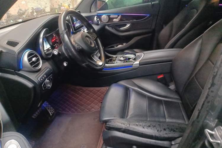 Used Mercedes-Benz GLC 2018 Facelift GLC 260 4MATIC Luxury Edition Left Front Seat