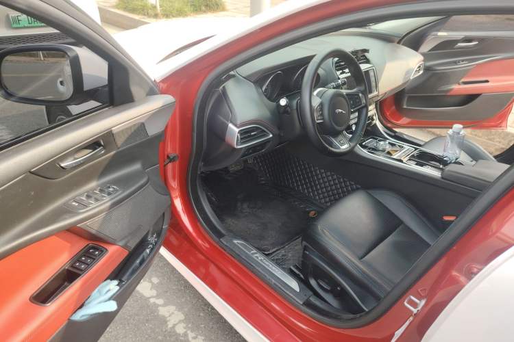 Used Jaguar XE 2015 2.0T 200 PS R-Sport