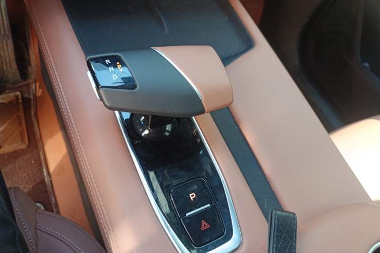 Used CHANGAN UNI-Z New Energy 2024 Blue Whale Smart Electric iDD 125km Beyond Edition Gear Lever