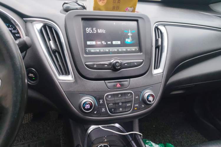 Used Chevrolet Malibu XL 2018 530T Automatic RuiChi Edition Audio And AC Panel