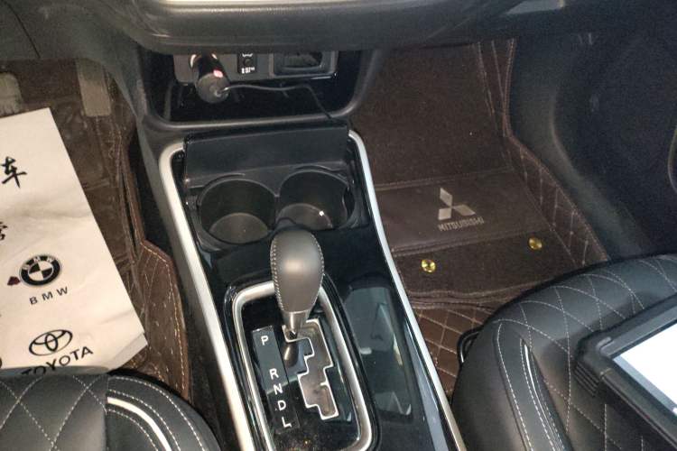 Used Mitsubishi Outlander 2020 2.4L 4x4 Zhi Xiang Edition 5 Seats