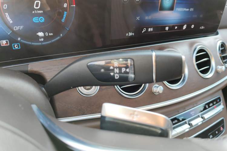 Used Mercedes-Benz E-Class New Energy 2022 Restyled E 350 e L Plug-in Hybrid Sedan Gear Lever
