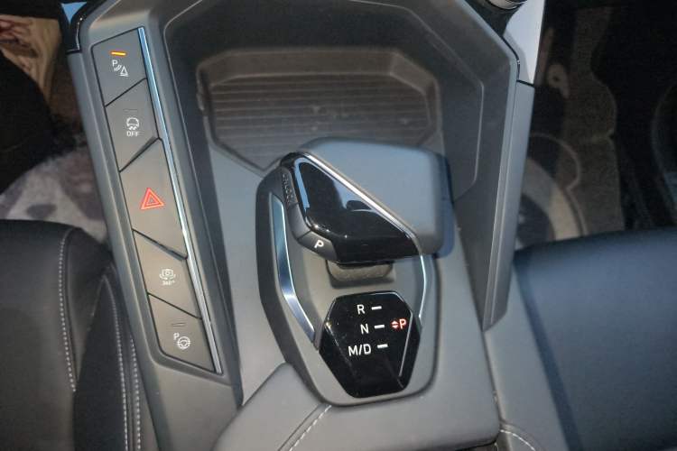 Used Lynk & Co 06 2023 Remix 1.5T Shero
