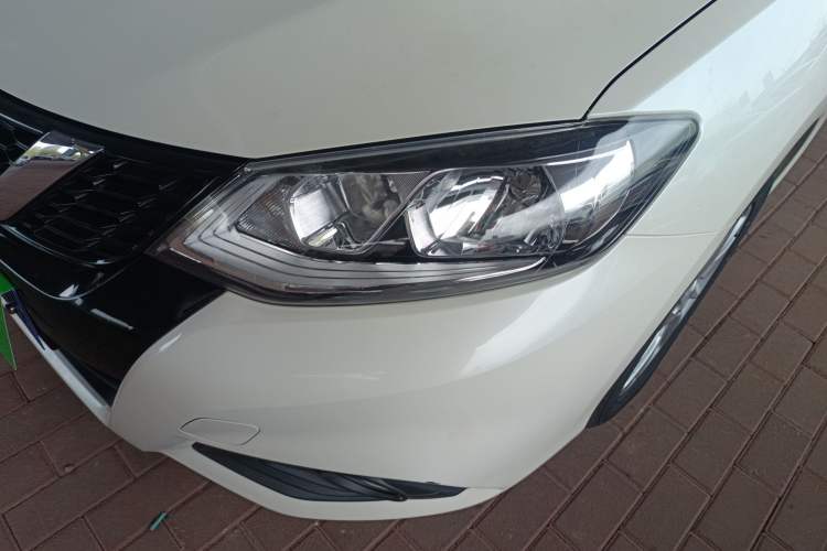 Used Nissan Tiida 2019 1.6L CVT Cool Edition China VI Standard Left Front Headlight