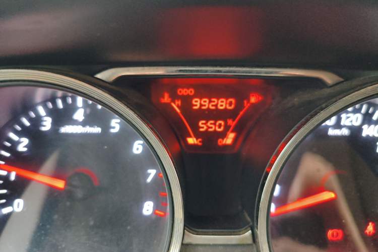 Used Nissan Livina 2013 1.6XE Manual Comfort Edition