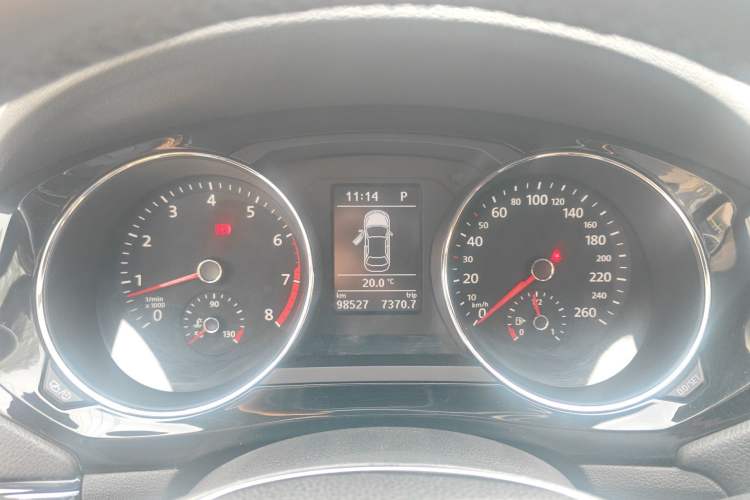 Used Volkswagen Sagitar 2018 180TSI DSG Prestige Edition Instrument Cluster