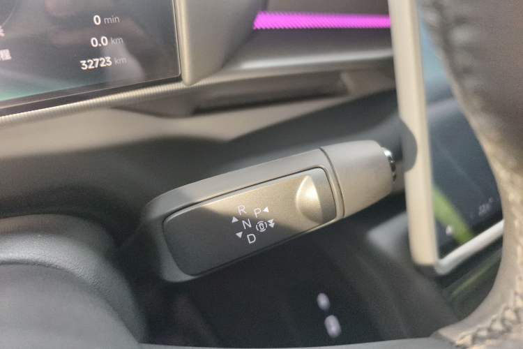 Used XPeng P7 2025 Model—820 Ultra Long Range Ultra Gear Lever