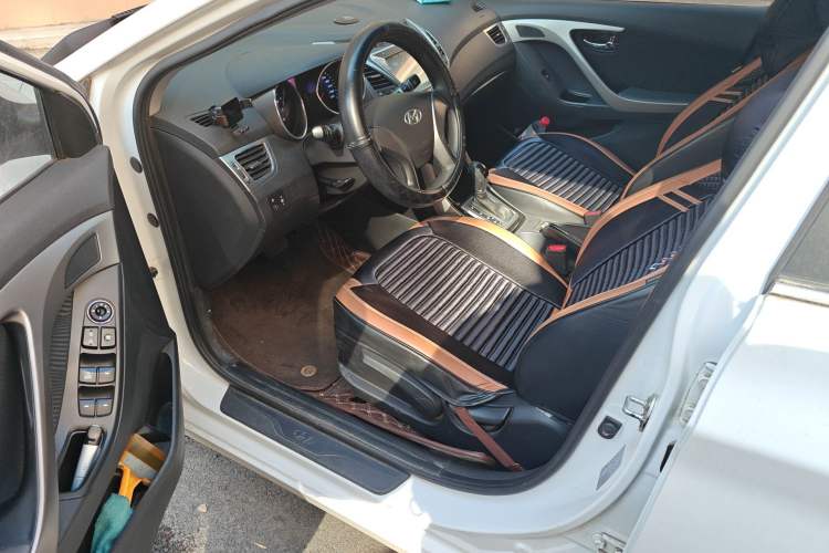 Used Hyundai Elantra (5th Generation / Langdong) 2012 1.6L Automatic Leading Model