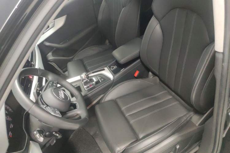 Used Audi A4L 2022 40 TFSI Luxury Dynamic Model
