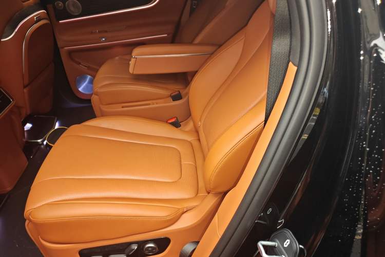 Used Hima AITO M9 2025 Extended-Range Max Version 52 kWh 6-Seater Edition
