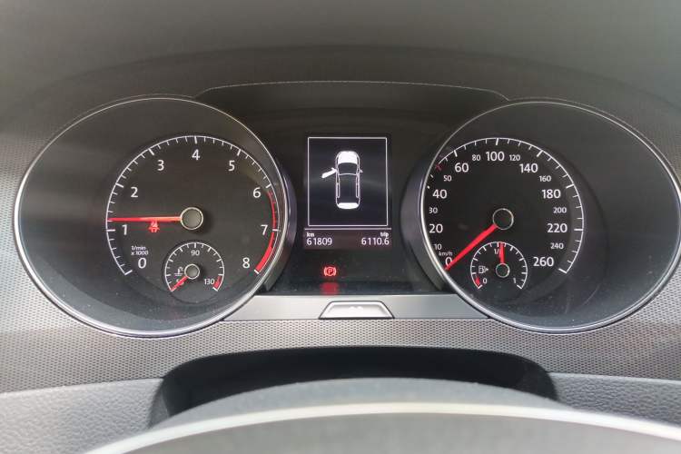 Used Volkswagen Golf Sportsvan 2018 230TSI Automatic Trend Edition Instrument Cluster