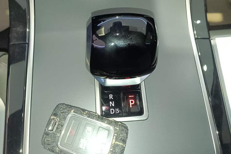 Used Land Rover Range Rover Velar 2024 Dynamic SE