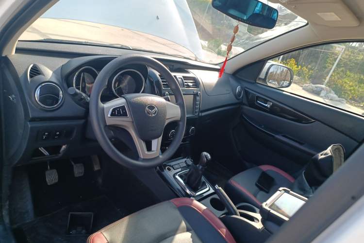 Used HYOSOW S3 2016 1.5L Manual Comfort Version China V Center Console